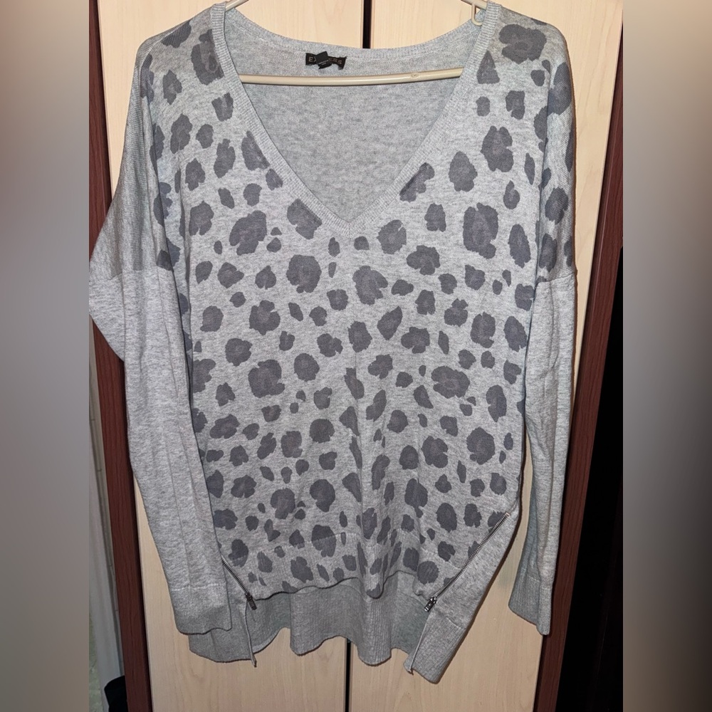 Express Gray Leopard Print Oversized Sweater Size… - image 2